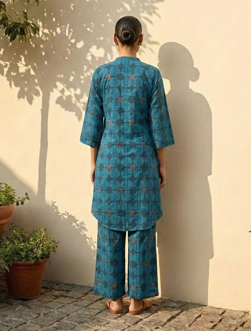 trueBrowns Blue Geometric Print Kurta Pant Set - Image 2